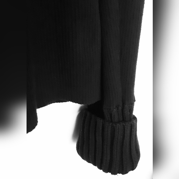 Ann Trinity Cotton Sweater Top with Unique tassled Collar - Picture 3 of 6